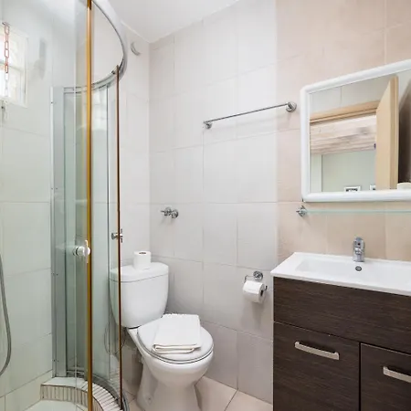 Niki Tria Apartment *