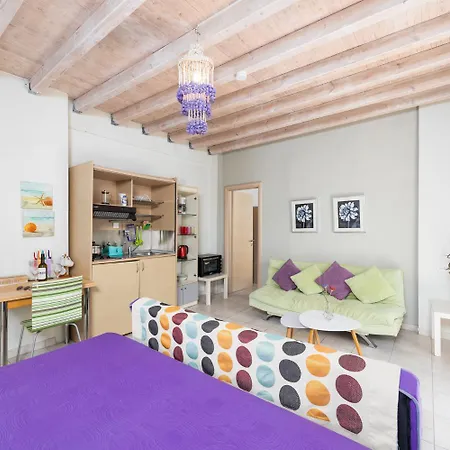 Apartment Niki Tria Lákka