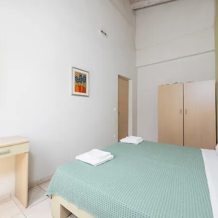 Niki Tria Apartment